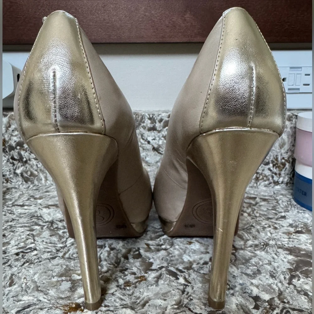 Jessica Simpson Edith Nude and Gold Platform Peep Toe Stiletto Heels Size 6
